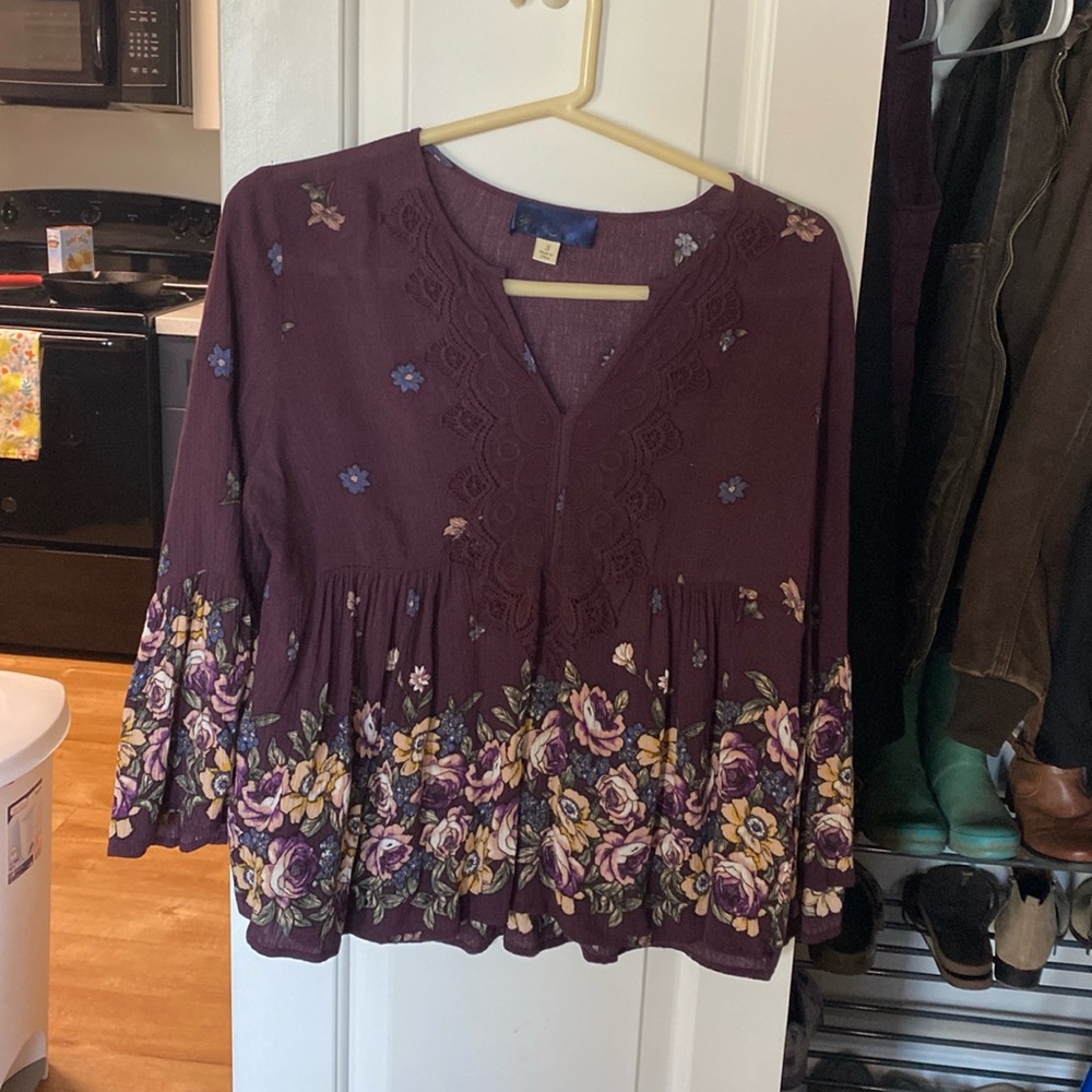 Francesca’s purple flowered blouse size small gently used